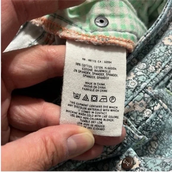 Pilcro and the Letterpress Slim Stet Floral Pants Size: 28 Inseam: 24” - Picture 5 of 8